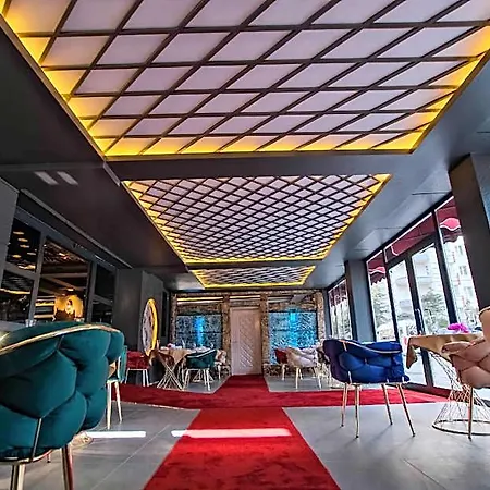 Hotel Moonday