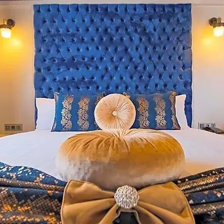 Hotel Moonday 4*