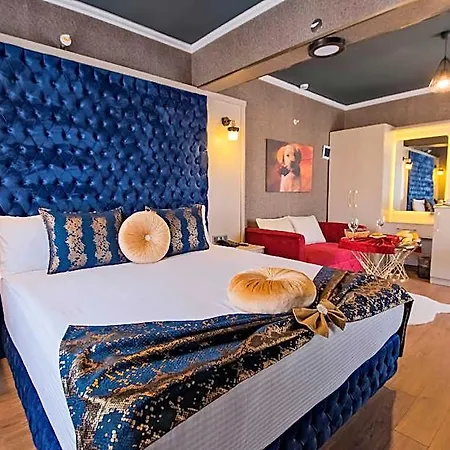 Moonday Hotel 4*